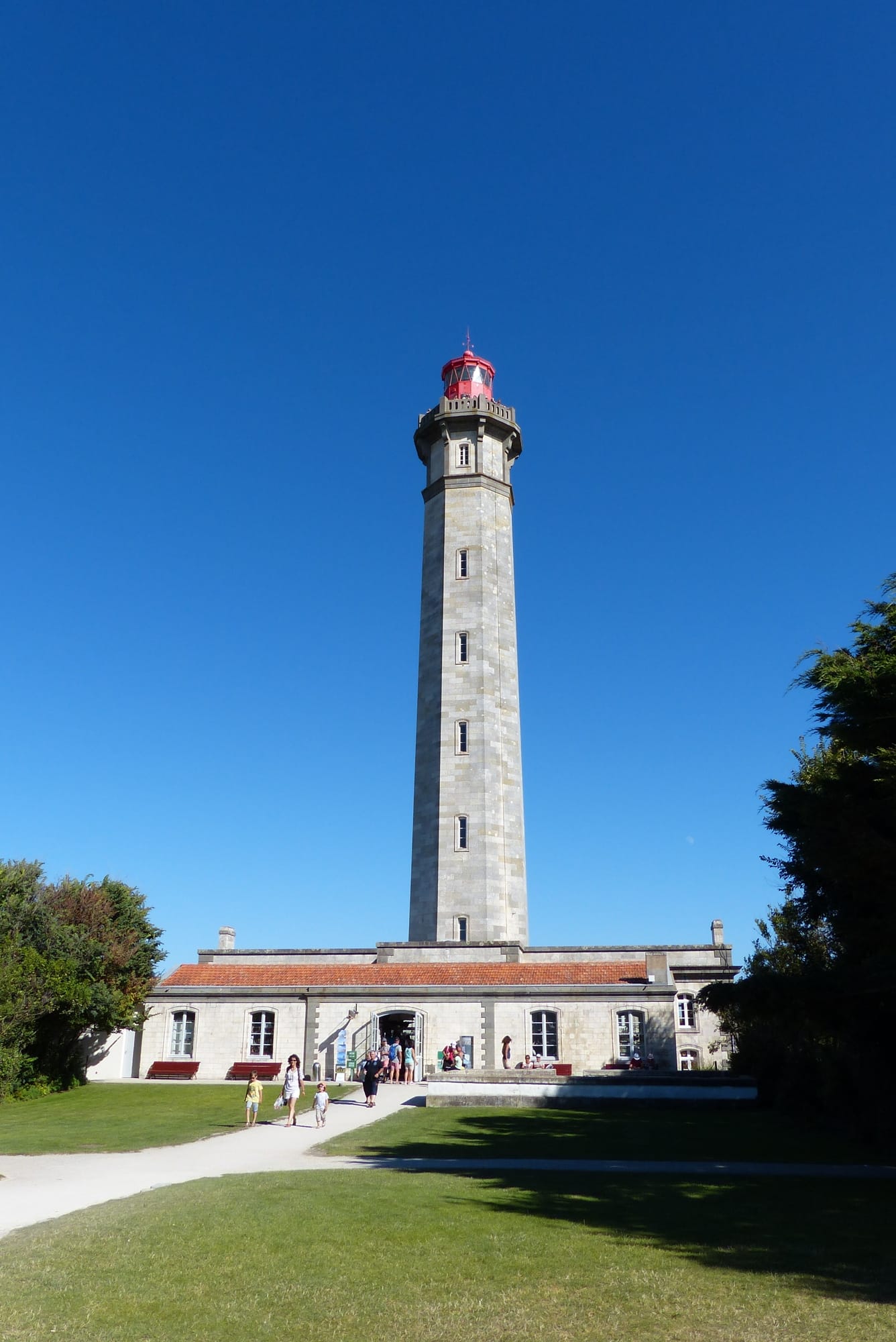 Phare des Baleines par une journée ensoleillée